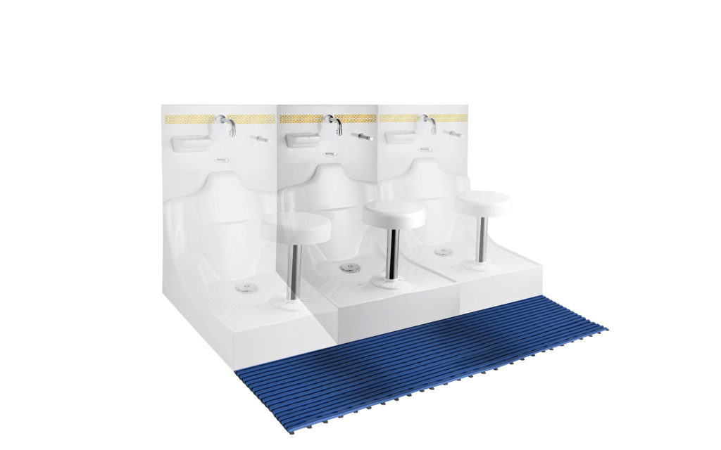 Three-seat shower stall